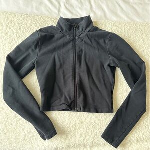 Aritzia TNA Cropped Zip Up